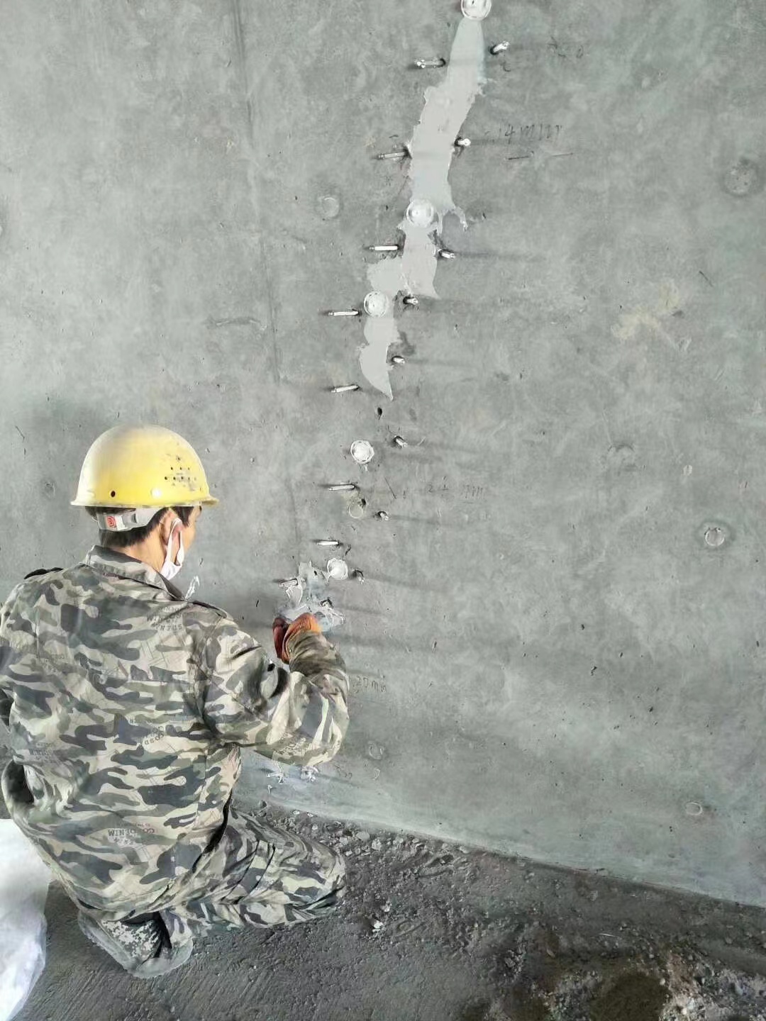 玉环混凝土楼板裂缝加固施工的方案